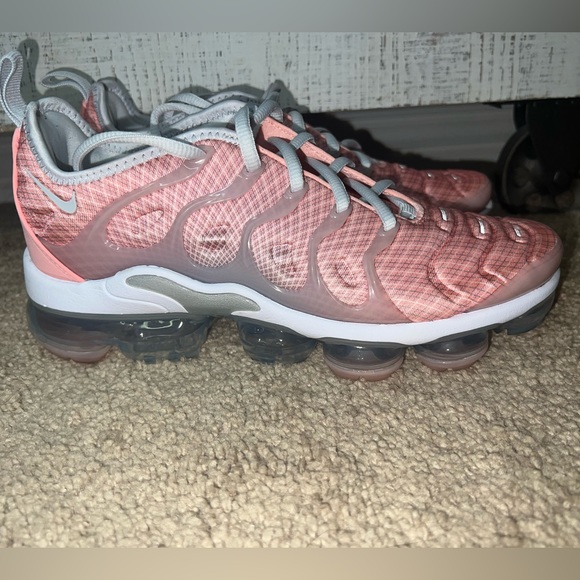 Women’s Nike VaporMax Plus - Picture 4 of 13